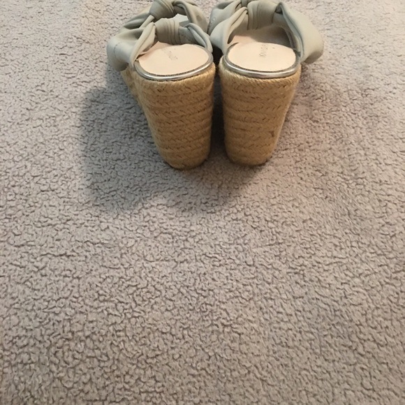 Donald J Pliner Wedge platform Sandle - Picture 3 of 4